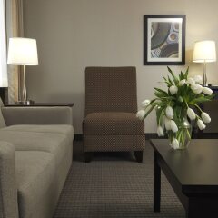 Отель Regency Suites Hotel Канада, Калгари - отзывы, цены и фото номеров - забронировать отель Regency Suites Hotel онлайн комната для гостей фото 2