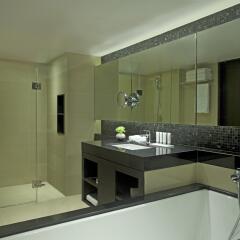 Отель Le Meridien Phuket Beach Resort ванная