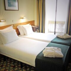 Hotel Jorge V комната для гостей