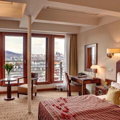 Отель Majestic Plaza 5* Номер Делюкс фото 4