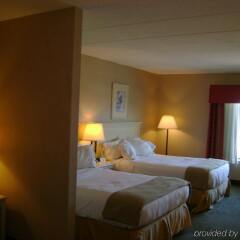 Holiday Inn Express Hotel Suites Ocean City In Ocean City - 