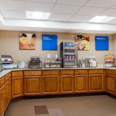 Отель Comfort Inn & Suites Little Rock Airport США, Литл-Рок - отзывы, цены и фото номеров - забронировать отель Comfort Inn & Suites Little Rock Airport онлайн питание фото 2