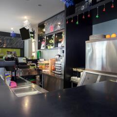 J8 Hotel развлечения