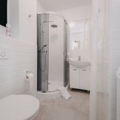 Отель ShortStayPoland Chlodna (B63) Польша, Варшава - отзывы, цены и фото номеров - забронировать отель ShortStayPoland Chlodna (B63) онлайн ванная