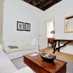 Апартаменты Trevi Elegant Apartment комната для гостей фото 4