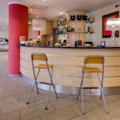 Отель Holiday Inn Express Parma Парма гостиничный бар