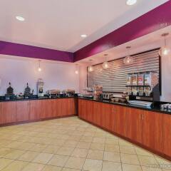 Отель La Quinta Inn & Suites Tulare питание