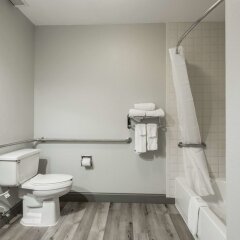 Отель Clarion Inn Chattanooga США, Чаттануга - отзывы, цены и фото номеров - забронировать отель Clarion Inn Chattanooga онлайн ванная фото 2