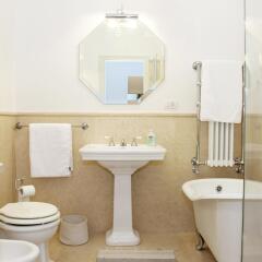 Отель Duomo Apartment Италия, Флоренция - отзывы, цены и фото номеров - забронировать отель Duomo Apartment онлайн ванная фото 2