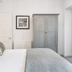 Отель Re-imagined Flat in Georgian Architecture Townhouse Эдинбург комната для гостей
