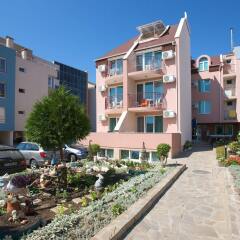 Отель Family Hotel Venera Болгария, Свети Влас - отзывы, цены и фото номеров - забронировать отель Family Hotel Venera онлайн фото 2