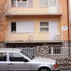 Bubu Hostel парковка