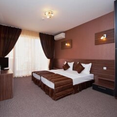 Отель Family Hotel Coral Болгария, Поморие - отзывы, цены и фото номеров - забронировать отель Family Hotel Coral онлайн комната для гостей