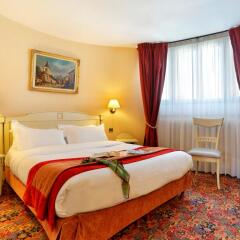 Отель The Originals Hotels Paris Paix République комната для гостей фото 16
