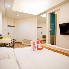 Отель Asoke Suites Бангкок комната для гостей фото 3