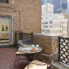 Отель The Lombardy Hotel США, Нью-Йорк - отзывы, цены и фото номеров - забронировать отель The Lombardy Hotel онлайн балкон