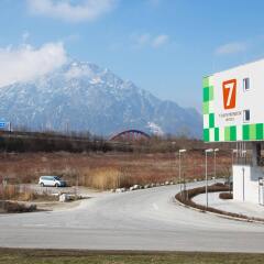 7 Days Premium Hotel Puch-Urstein Пух-Халлайн приотельная территория