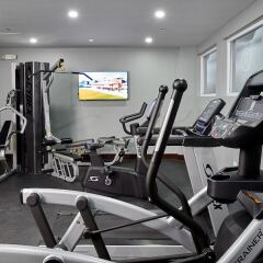 R Hotel Kingston фитнесс-зал фото 2