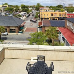 Отель French Quarter Inn балкон
