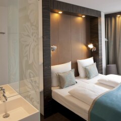 Отель Motel One Hamburg-Altona Германия, Гамбург - отзывы, цены и фото номеров - забронировать отель Motel One Hamburg-Altona онлайн комната для гостей