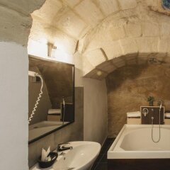 Отель Per Le Vie Del Magico Mosto Матера ванная фото 2