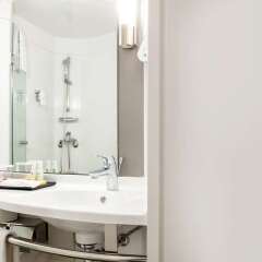 Отель Ibis Ambassador Myeong-dong Южная Корея, Сеул - 1 отзыв об отеле, цены и фото номеров - забронировать отель Ibis Ambassador Myeong-dong онлайн ванная фото 2