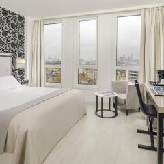 Отель H10 London Waterloo 4* Номер Делюкс с различными типами кроватей