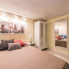 Отель Apartamento Loft Conde Duque 2 Испания, Мадрид - отзывы, цены и фото номеров - забронировать отель Apartamento Loft Conde Duque 2 онлайн комната для гостей фото 2