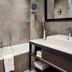 Отель Radisson Blu Hotel, Hannover Германия, Ганновер - отзывы, цены и фото номеров - забронировать отель Radisson Blu Hotel, Hannover онлайн ванная