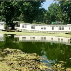 Отель Butt's Clermont Houseboats фото 4