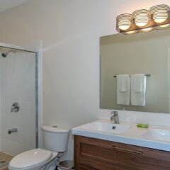 Отель Nianna Coral Bay Stunning Townhouse ванная