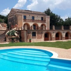 Отель Agriturismo Fonte di Maroglio Кастровиллари бассейн