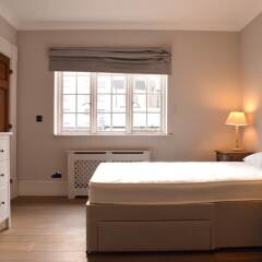 Апартаменты 1 Bedroom Mayfair Apartment Near Hyde Park сейф в номере