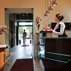 Отель Spatz Aparthotel интерьер отеля