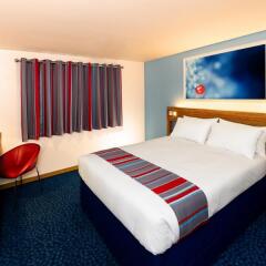 Отель Travelodge London Stratford комната для гостей фото 3