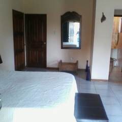 Отель Dolphin Bay Yoga Guest House комната для гостей фото 2