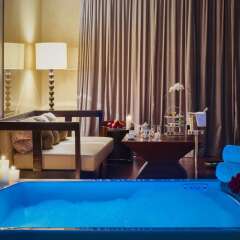Отель Waldorf Astoria Shanghai on the Bund с домашними животными