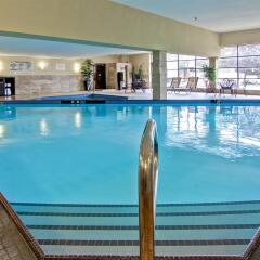 Отель Best Western Plus Toronto North York Hotel & Suites Канада, Торонто - отзывы, цены и фото номеров - забронировать отель Best Western Plus Toronto North York Hotel & Suites онлайн бассейн фото 3