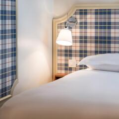 Отель Hôtel Boris V. by Happyculture комната для гостей