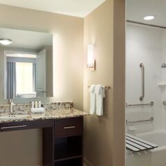 Отель Homewood Suites by Hilton Frederick ванная фото 2