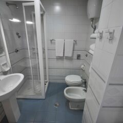Отель Palm Beach Hotel Италия, Чинизи - 1 отзыв об отеле, цены и фото номеров - забронировать отель Palm Beach Hotel онлайн ванная