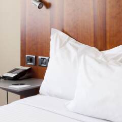 AC Hotel by Marriott Guadalajara, Spain сейф в номере