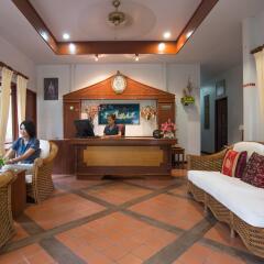Отель Kata Interhouse Resort Таиланд, пляж Ката - 1 отзыв об отеле, цены и фото номеров - забронировать отель Kata Interhouse Resort онлайн интерьер отеля