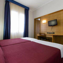 Hotel Negresco Gran Vía сейф в номере