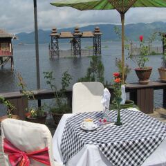 Отель Paradise Inle Resort питание