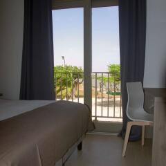 Hôtel des Amandiers in Cayenne, France from 99$, photos, reviews - zenhotels.com balcony