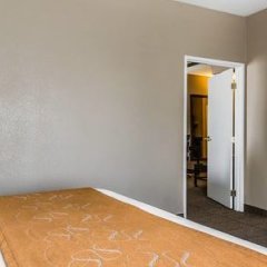 Comfort Suites Bakersfield in Bakersfield, United States of America from 143$, photos, reviews - zenhotels.com