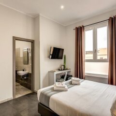 Отель Floor 6 сейф в номере