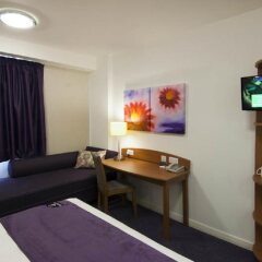 Отель Premier Inn London Stansted Airport комната для гостей фото 2
