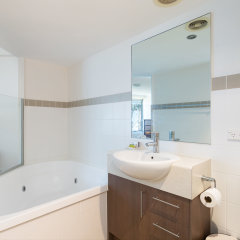 Beach House on Suttons in Redcliffe, Australia from 128$, photos, reviews - zenhotels.com bathroom